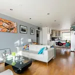 Privat overnatting Cosy In A Family Flat *
