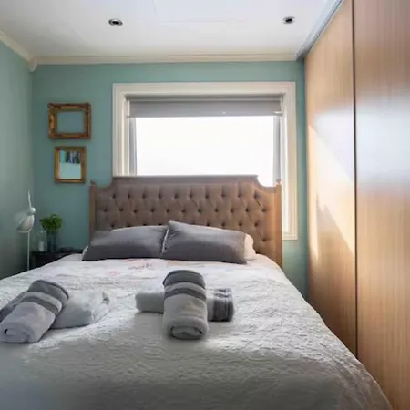 Cosy In A Family Flat Homestay